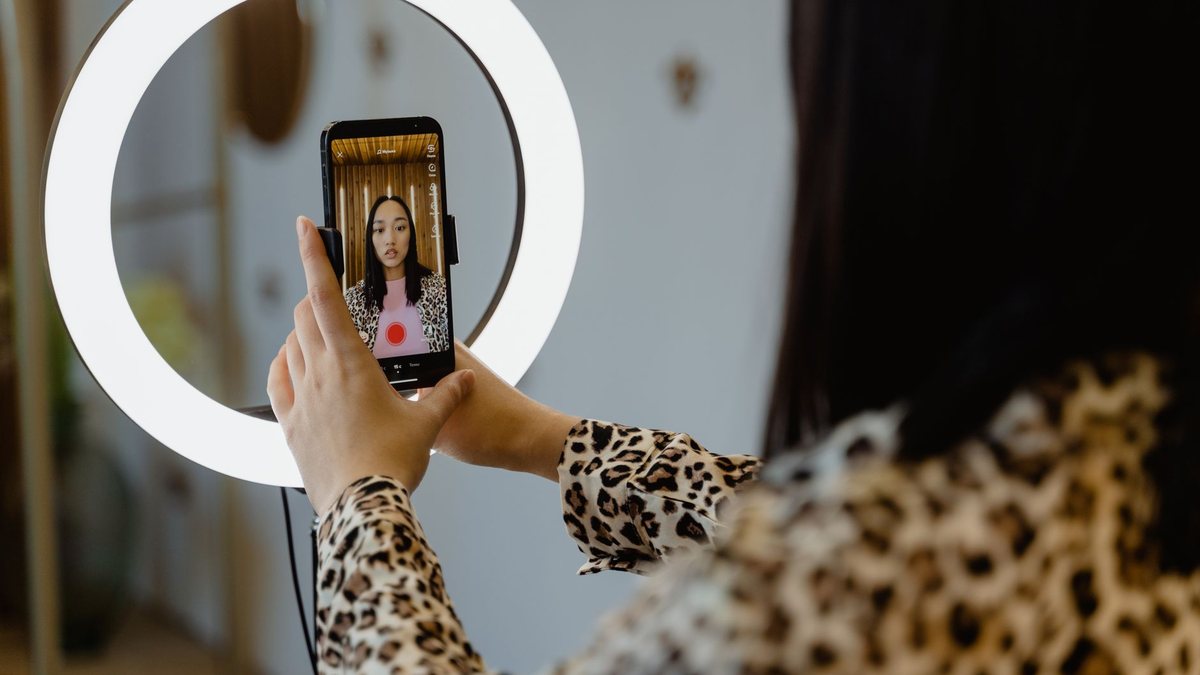 Livestream bán hàng TikTok Shop: chuẩn bị và kịch bản cho người mới
